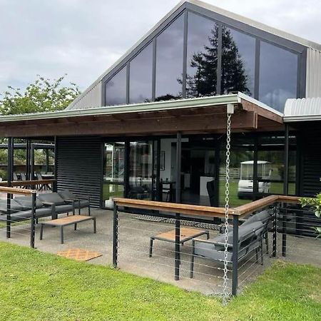 The Clubhouse Villa Хамилтън Екстериор снимка