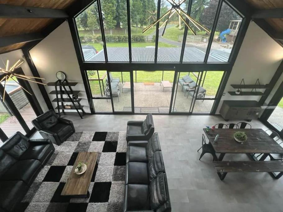 The Clubhouse Villa Хамилтън Екстериор снимка