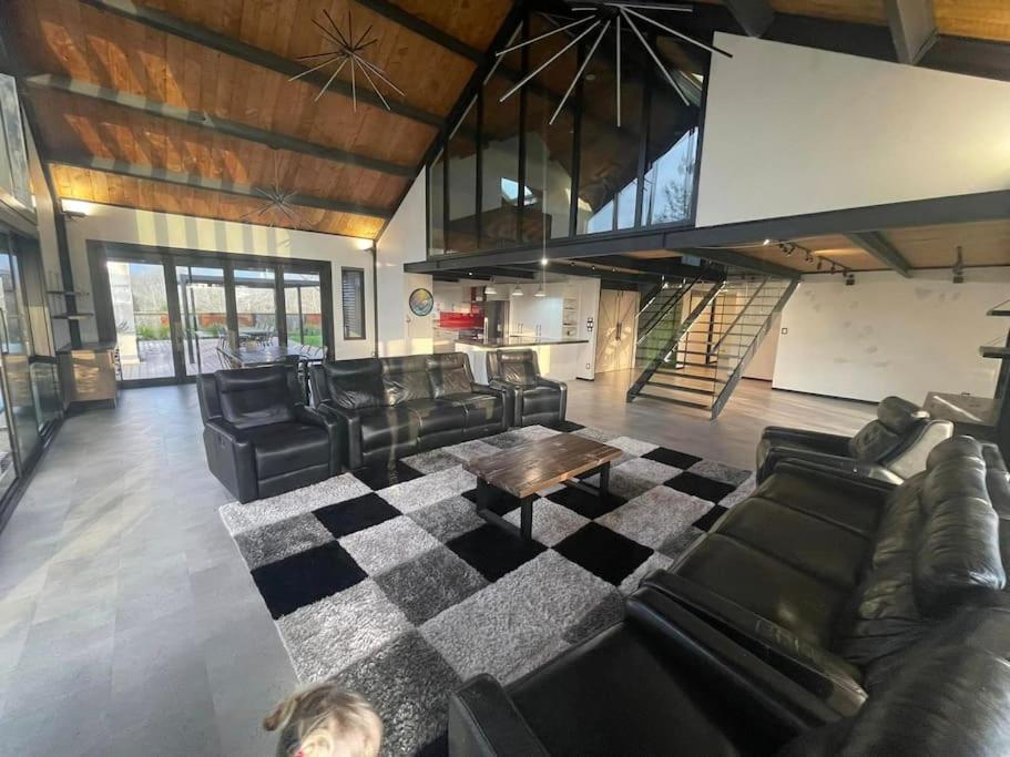The Clubhouse Villa Хамилтън Екстериор снимка